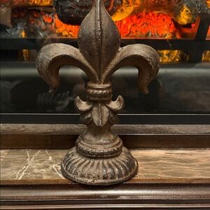 Rustic Brown Castiron Fleur-de-Lis Home Accent